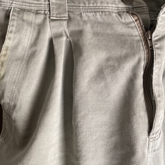 Vintage pleated Bermuda shorts with side pockets - Picture 4 of 8